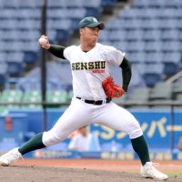 専大松戸の伊藤　投打に奮迅　第１０７回全国高校野球　千葉大会　第７日