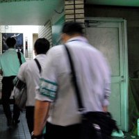 千葉県警、ホストクラブへ立ち入り　改正風営法施行で周知啓発