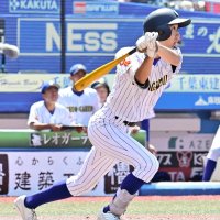 中央学院４年ぶり４強　小林、挽回の勝ち越し打　第１０７回全国高校野球　千葉大会　第１３日