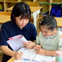 長高生が学習サポート　長生の小学校　発明クラブも工作伝授