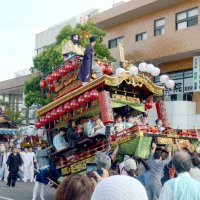 ７００人踊り盛り上げ　山車や屋形集結　９日、ヤッサ東金祭