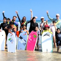 ダンスや海遊びで交流　聴覚障害の子ら夏休み満喫　御宿
