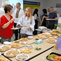 侵攻３年半、ウクライナ支援へ結束　避難民や日本人、食事・音楽で交流　独立記念日前日にイベント　浦安