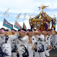 【動画あり】神輿や屋台漁師町熱気　勝浦大漁まつり威勢良く開幕　１５日まで合同祈願祭や船渡しも