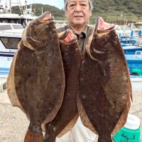飯岡沖で釣り上げたヒラメ（写真は「隆正丸」提供）