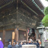 仁王門の耐震補強完了　成田山新勝寺で竣工法要
