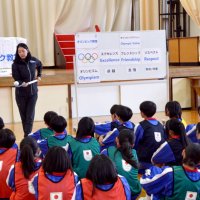 華麗なスティックさばきを披露する湯田さん