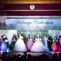 集大成の一着光浴び　コロナ禍の卒業生も出店　茂原北陵高で学園祭