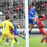 悔やむ連続失点　市船橋　全国高校サッカー千葉県大会　準決勝