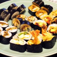 伝統の味に加え、各店が趣向を凝らしたオリジナルの鉄砲巻き