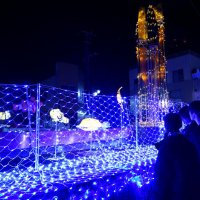 駅前包む幻想の光　海モチーフに青の輝き　飾り付けで大原高生参加　いすみ