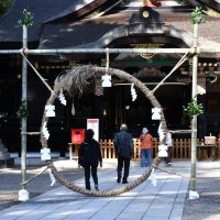 心身清め、新年無事に　風物詩「茅の輪」設置　香取　【師走スケッチ２０２５】
