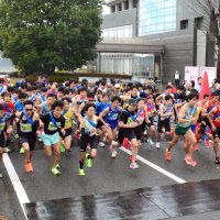 長柄の自然感じ疾走　町一周駅伝大会１０３チーム熱戦