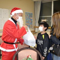 子ども食堂へチキン２６０本　常磐植物化学　岩渕薬品　佐倉市内３カ所に