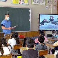 救う心と技術伝授　小学校で命の授業　市原