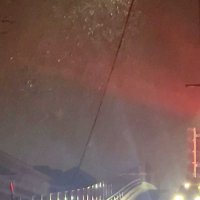 習志野市内にあられなどとみられる氷の粒が降った＝２日午後７時半ごろ