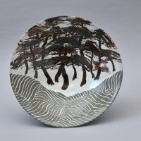 「鉄絵銅彩松波文大鉢」１９８６年、千葉市美術館蔵
