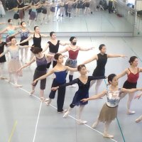 何歳からでも踊って輝ける　あす君津で　プロとバレエ公演