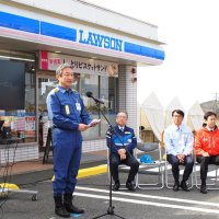 「災害支援コンビニ」開店　ローソン、富津に１号店　水・食料供給、通信拠点に　太陽光で発電、手動ポンプで井戸水