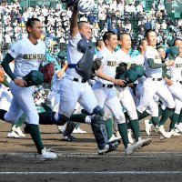 【速報】専大松戸、初の４強　関東王者の山梨学院に２―１で雪辱　第９８回選抜高校野球