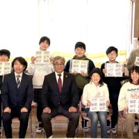 特産ノリを贈呈　給食で味わって　新富津漁協