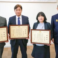 火災で逃げ遅れた８７歳男性を壁越しに救出　銚子帰省中のきょうだい４人に感謝状