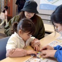 楽しみながら防災理解　役立つ工作、親子ら体験　船橋　【大震災ちば１５年】