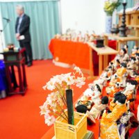 かつうらビッグひな祭り最終日に行われた恒例のひな人形供養＝３日、勝浦市