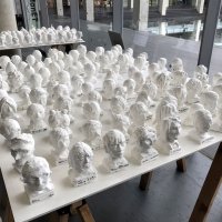 友達、家族を彫刻に！ ２１、２２日　市原湖畔美がワークショップ
