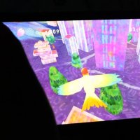 自身の絵をモニター上で操作するための端末