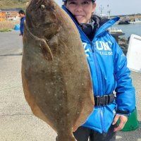 飯岡沖でゲットしたヒラメ（写真は「清勝丸」提供）
