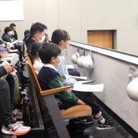 統合校名「北条小」「館山小」　館山市議会、全会一致で可決　児童傍聴、条例改正見届け