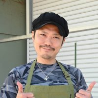 団地近隣で居酒屋を経営し、100円商店街では揚げたての手羽先をテイクアウト販売：渡部貴久さん