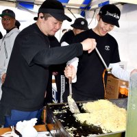 アサリの芳醇な味わい　漁師町の歴史、伝える一皿　浦安べか焼きそば（浦安市）　【房総グルメ探訪】（７）