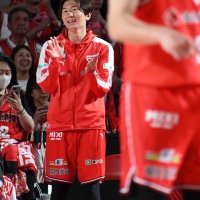 ニュービル３季連続ＭＶＰ　バスケットボールＢリーグ表彰式