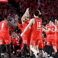 ＣＳ準々決勝の第３戦で群馬を下し、喜ぶ千葉Ｊの選手ら