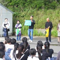 修学旅行、受け入れ始まる　海岸で歓迎の“入村式”　南房総・岩井民宿組合
