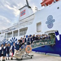 千葉女子高　伝統の船旅に幕　デッキではしゃぎ、中華街満喫　全校参加、千葉－横浜間　「たくさん笑って新たなスタート」