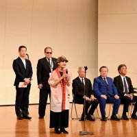 千葉市で朗読と歌の会　５００人「声の花束」に喝采