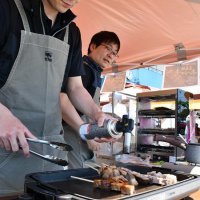ジューシーな豚肉堪能を　多古の道の駅で「ＪＡＰＡＮ　ＰＯＲＫ　ＦＥＳＴＩＶＡＬ」　串焼きやステーキずらり、３１日まで